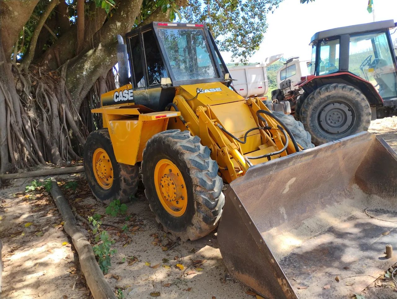 Pá Carregadeira CASE
