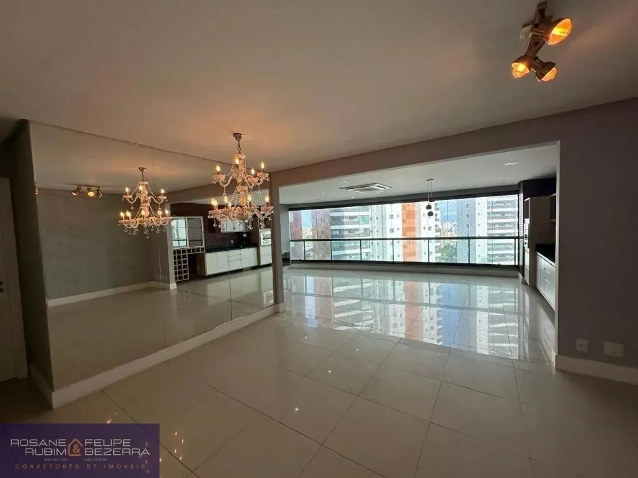 Apartamento para locação com 4 quartos, varanda no Horto Florestal