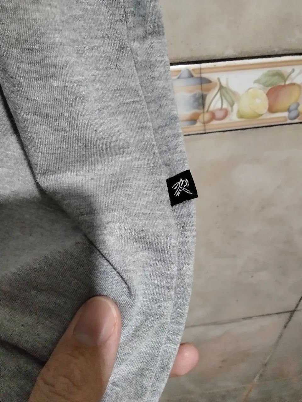 Camiseta  Revanche Cinza com Estampa de Olho - Foto 3