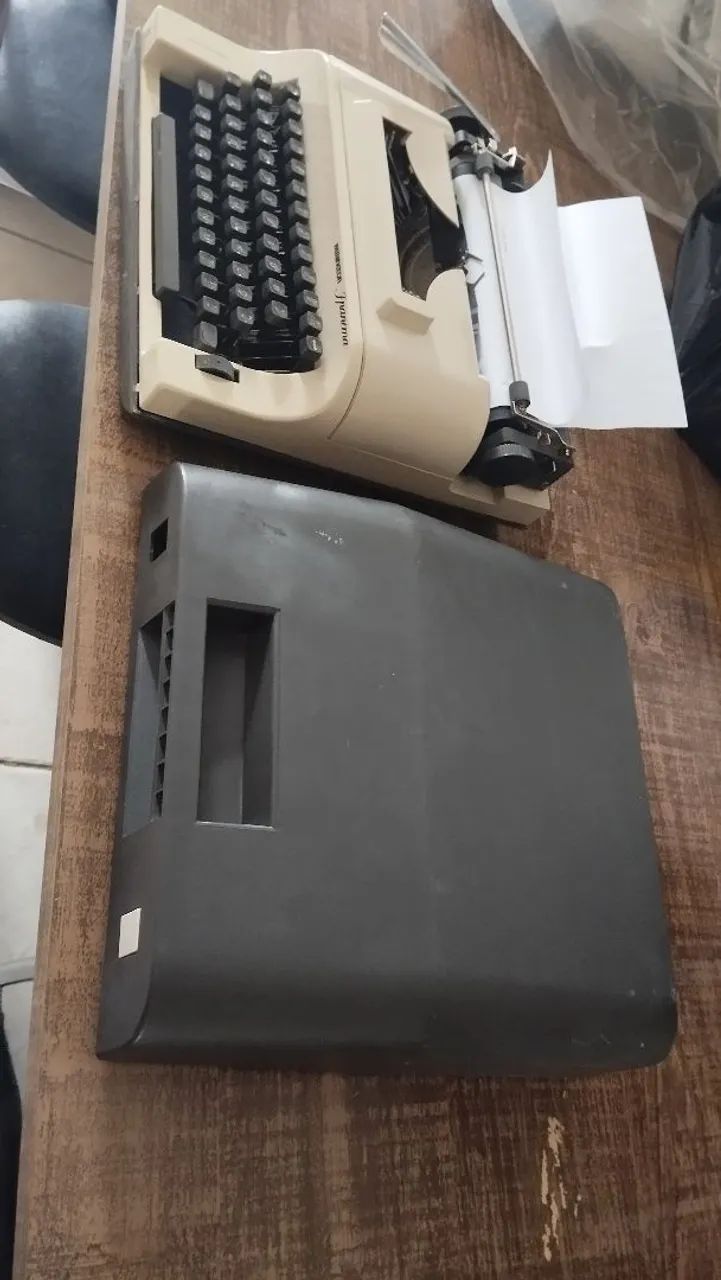 Máquina de escrever 64650960091265122