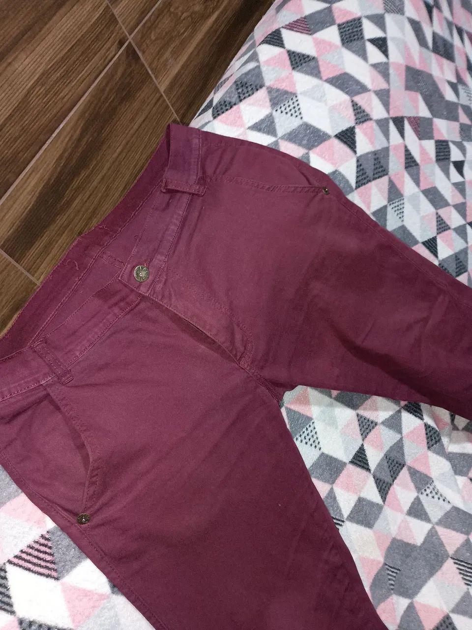 Calça jeans vinho 46 - Foto 2