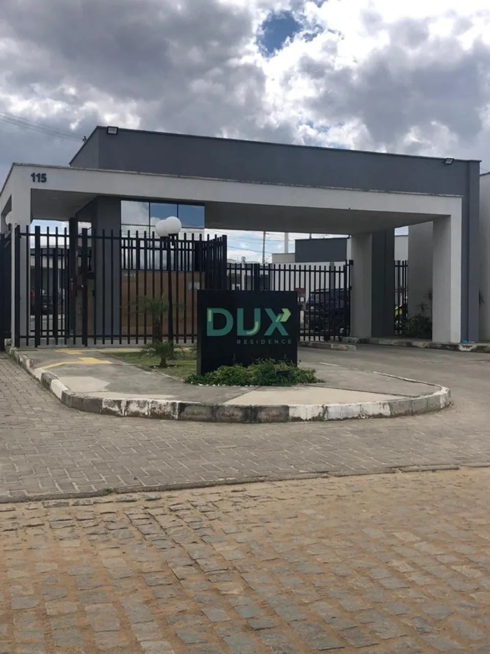 Alugo Casa no Dux Residence