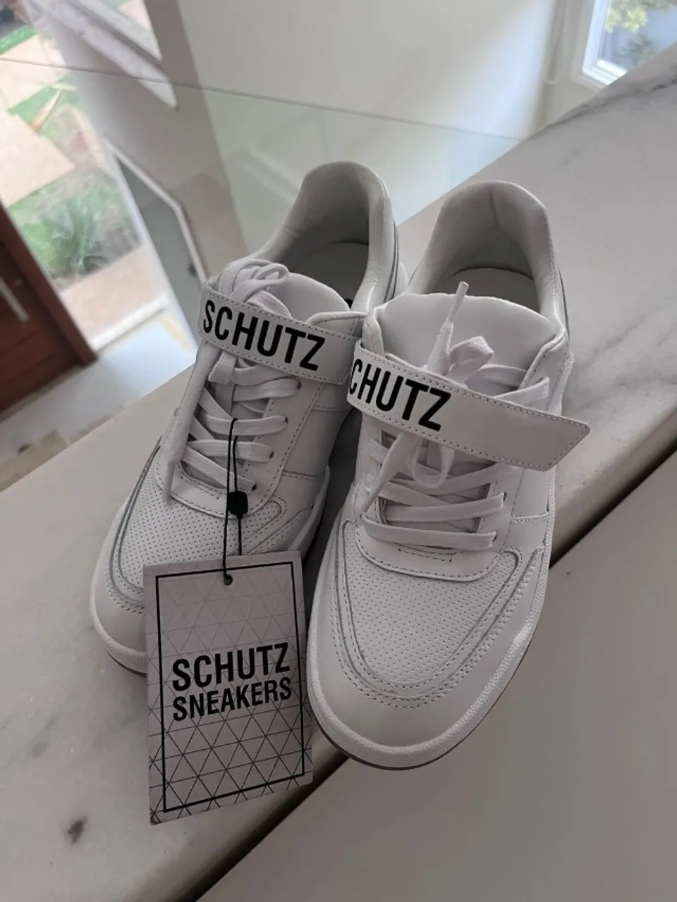 Vendo tênis novo marca schultz tamanho 36 branco