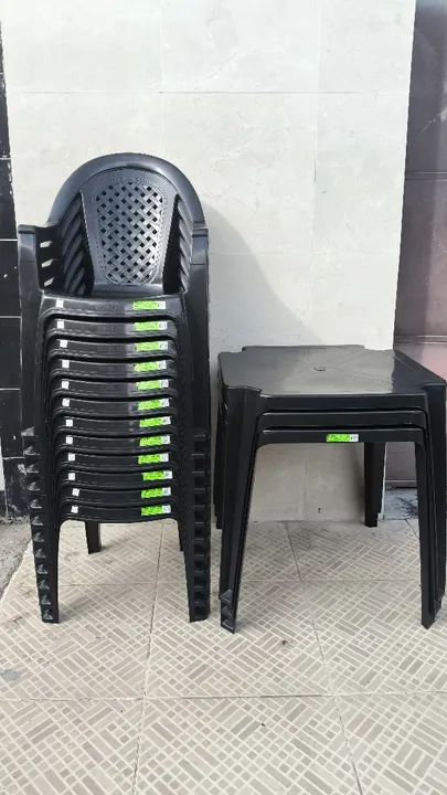 Conjunto de cadeiras e mesa para comércio - Foto 2