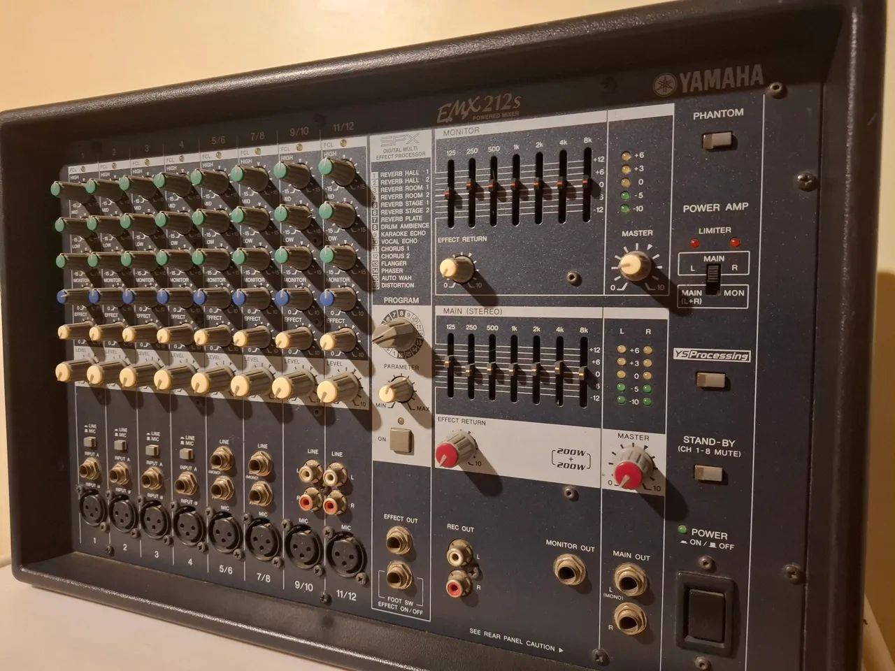 Mesa Mixer Yamaha EMX 212S - Foto 3
