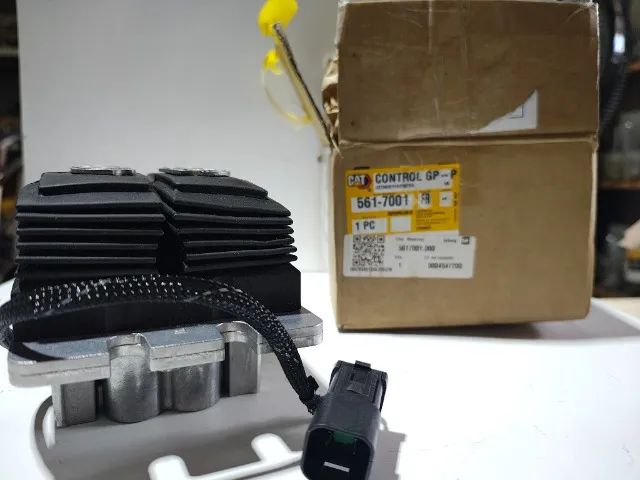 Gr. Válvula de controle pedal Escavadeira Cat 320D e D5 p/n 561-7001
