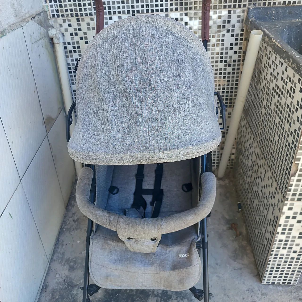 Carrinho de Bebê Infanti -  Leve e prático - Foto 2