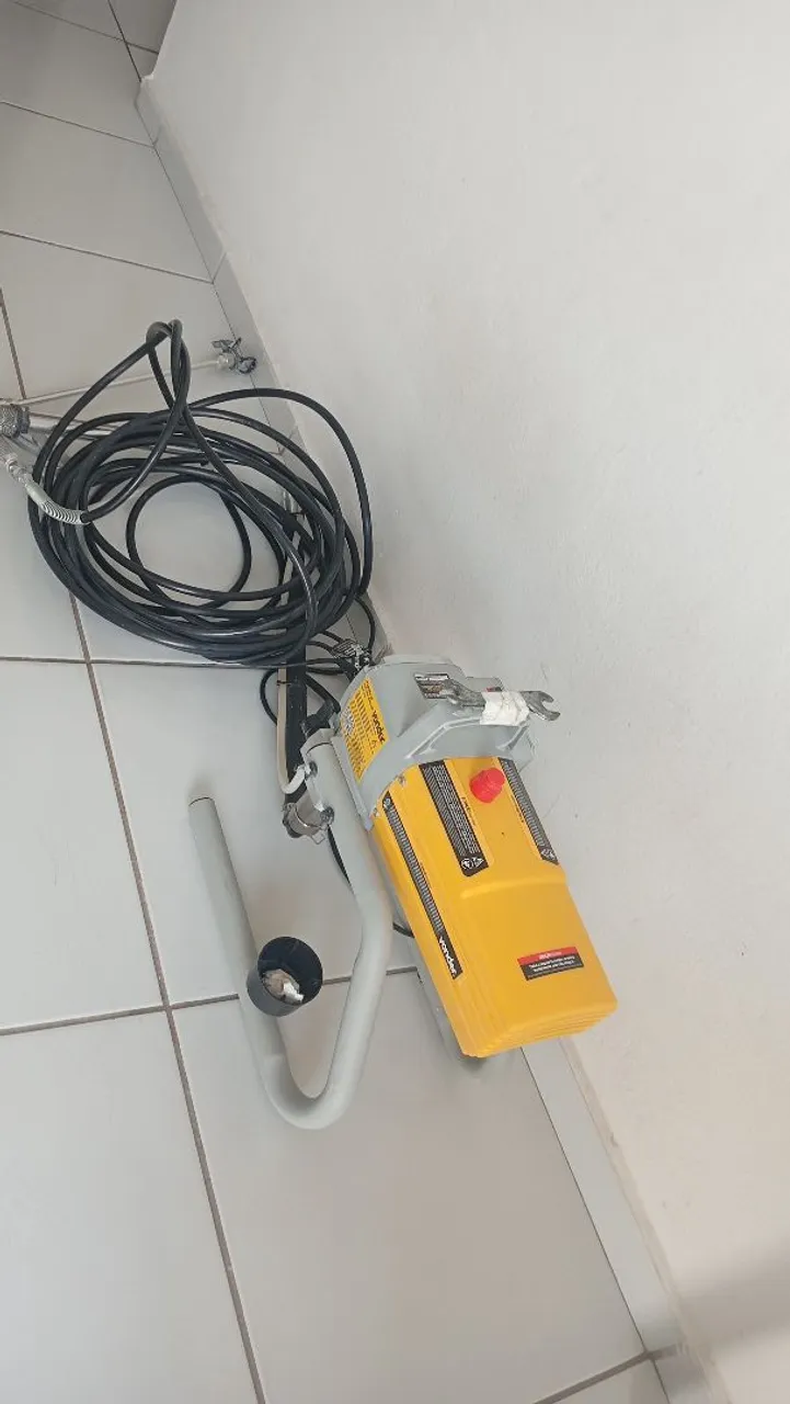 Pistola de pintura vonder- Usada