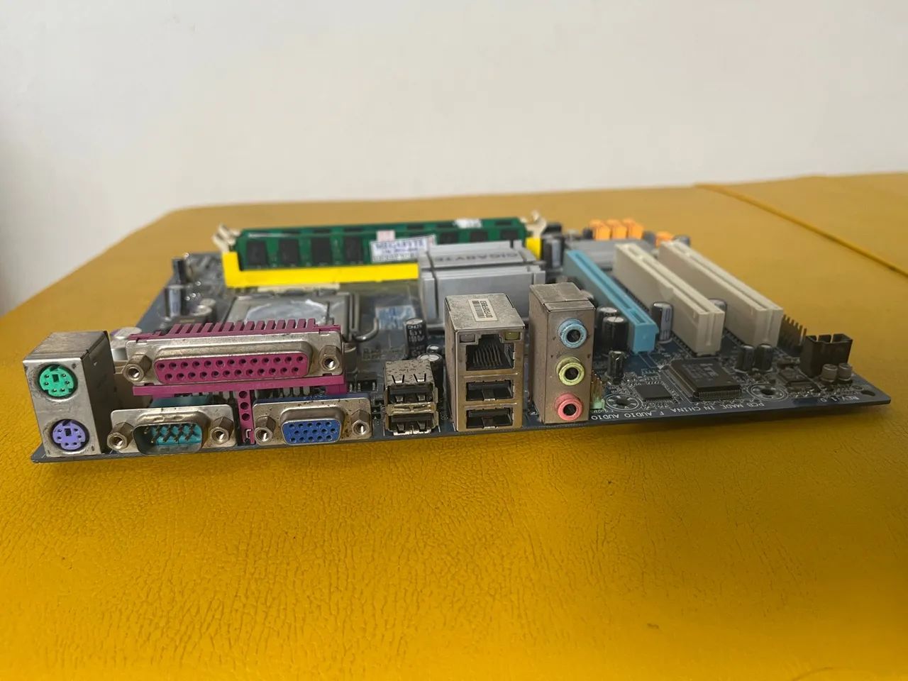 Placa Mãe Gigabyte  - Foto 2