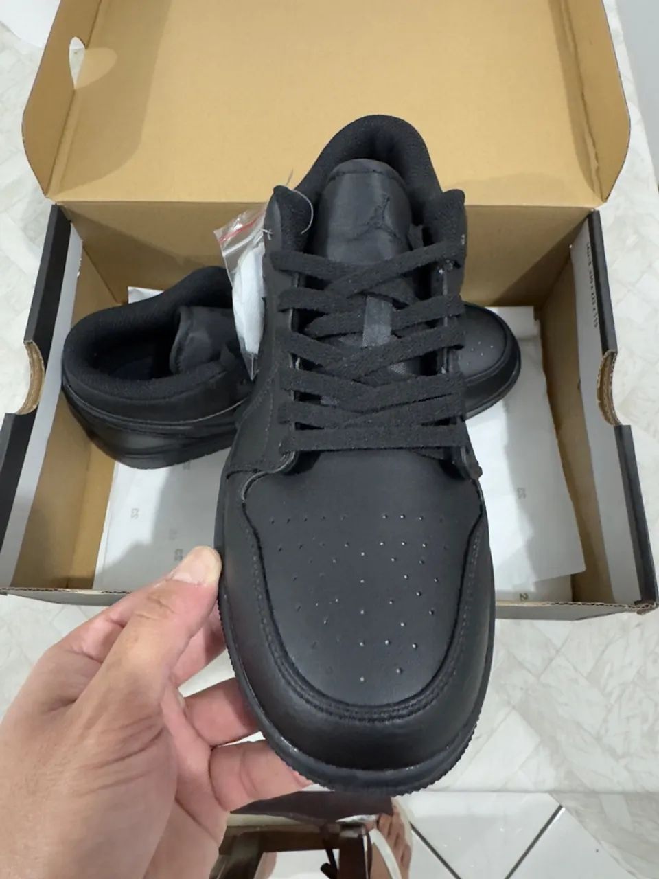 Tênis Nike Air Jordan 1 Low Preto - Foto 2