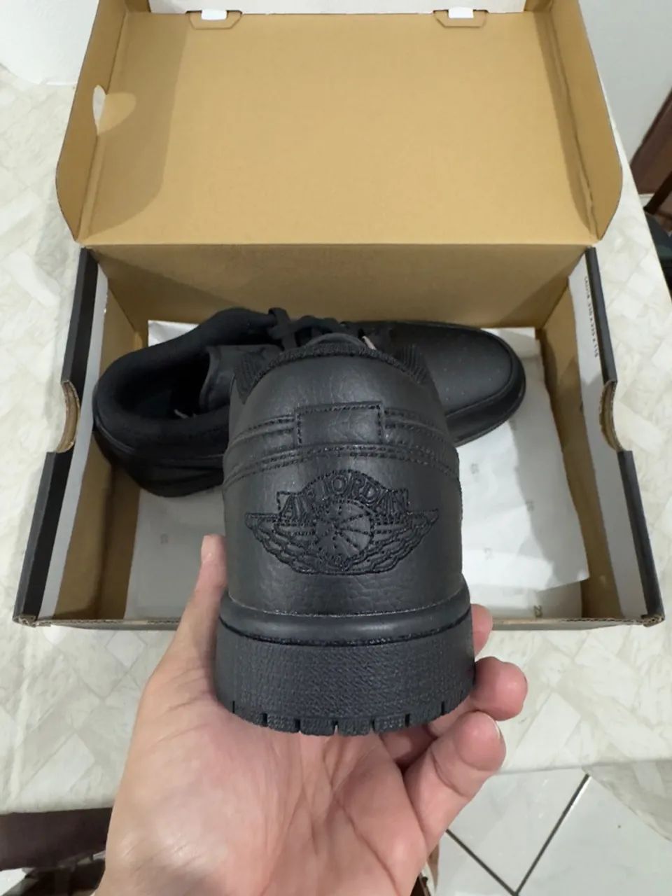 Tênis Nike Air Jordan 1 Low Preto - Foto 4