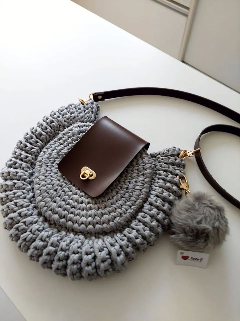 Bolsa média em fio de malha 