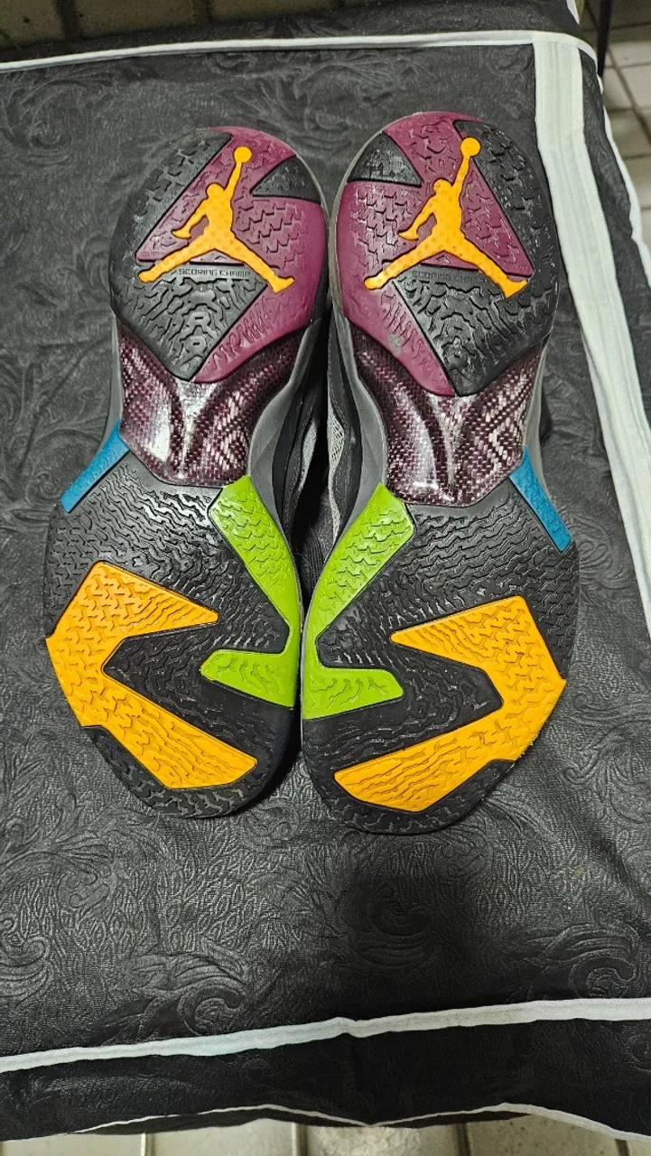 Tênis Nike Air Jordan XXXVII Bordeaux