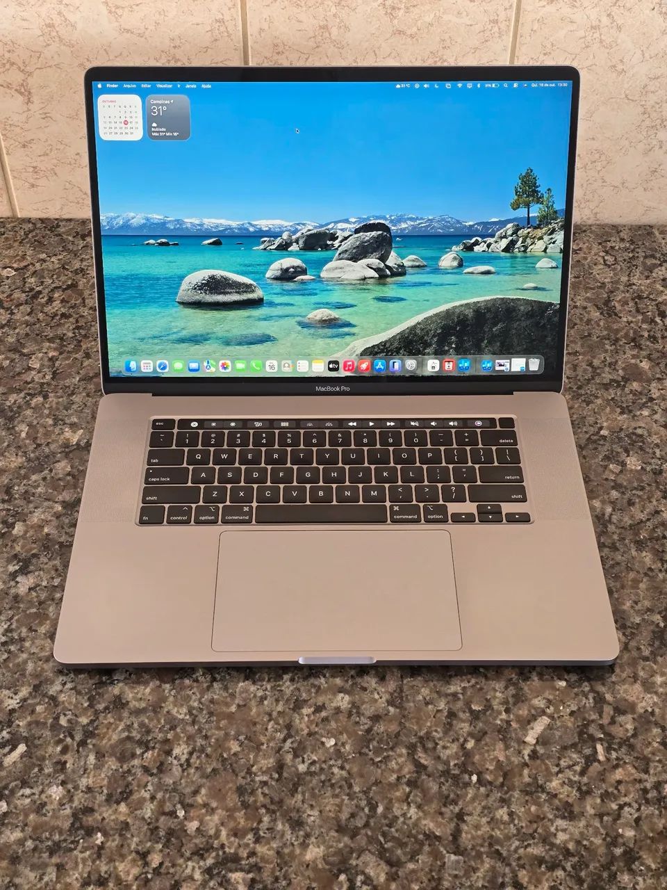 MacBook Pro 16インチ i9 / 16GB / 1TB 本体のみ Apple Macbook Pro (16 polegadas, Intel Core i9, 1 TB de SSD