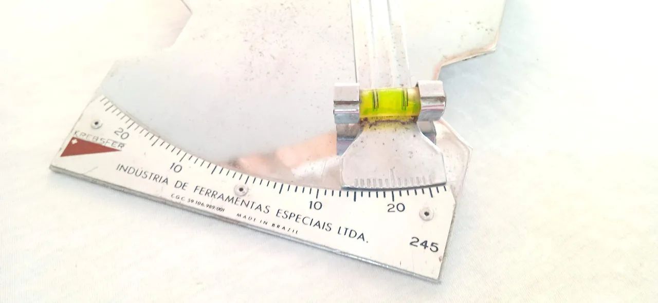 Esquadro de Precisão com Nível - Ferramenta de Construção64220707631491122