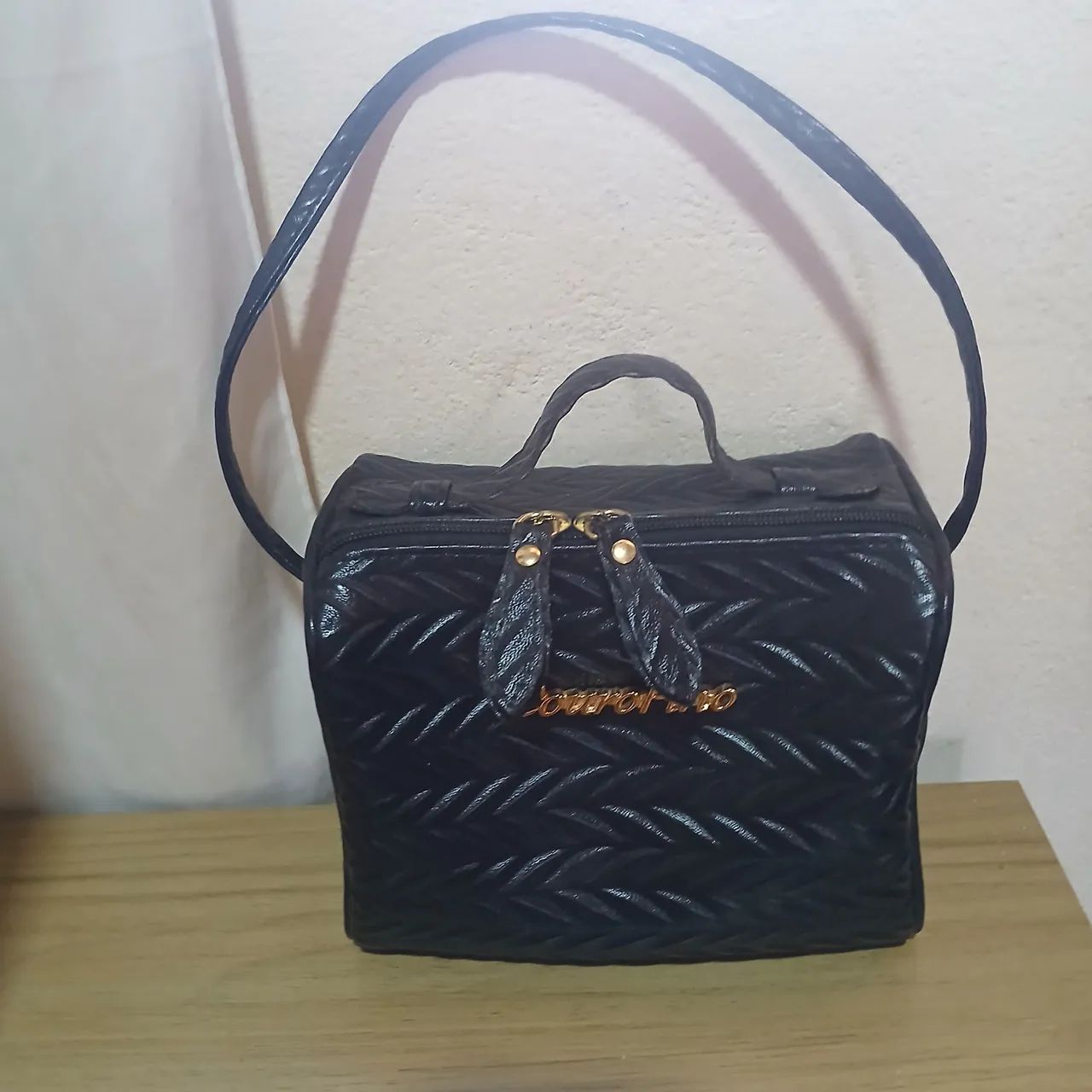 Bolsa Feminina  Couro fino Preta - Foto 4