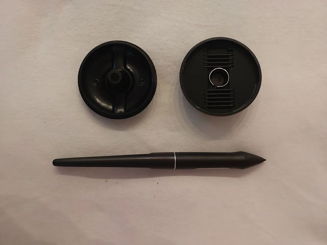 Mesa digitalizadora huion Kamvas 13 com tela caneta e cabos inclusos - Foto 4