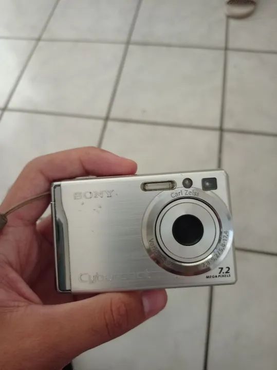 Câmera Digital Sony Cybershot 7.2 megapixels 