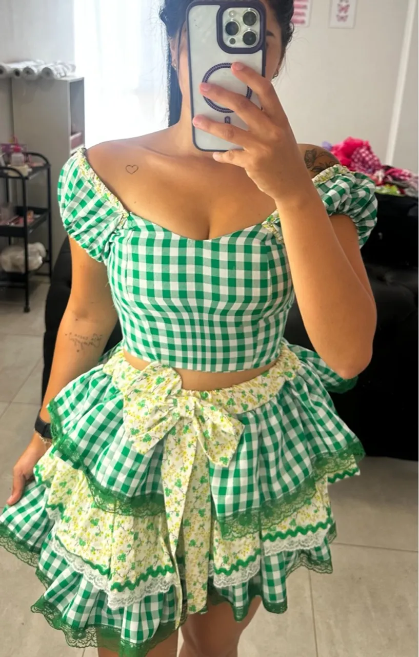 Alugo Conjuntos, vestidos e saias de quadrilha e arraia