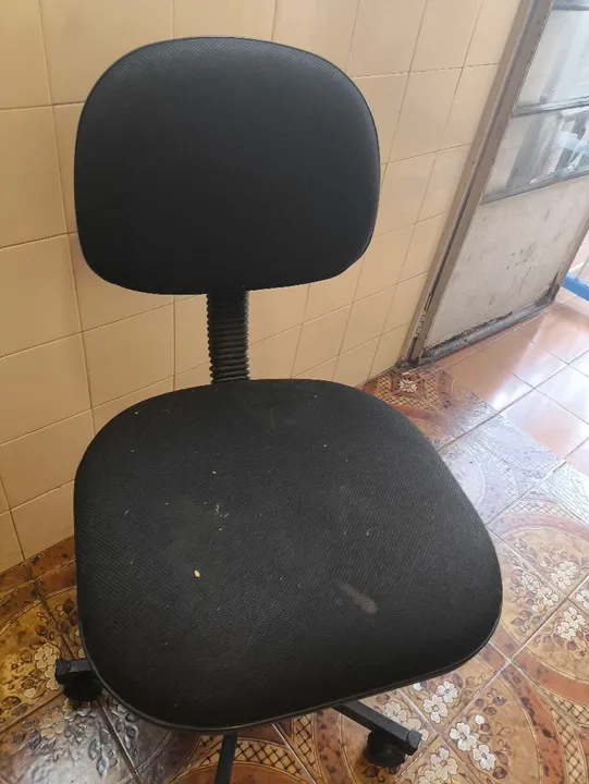 Cadeira de Escritório Giratória Preta