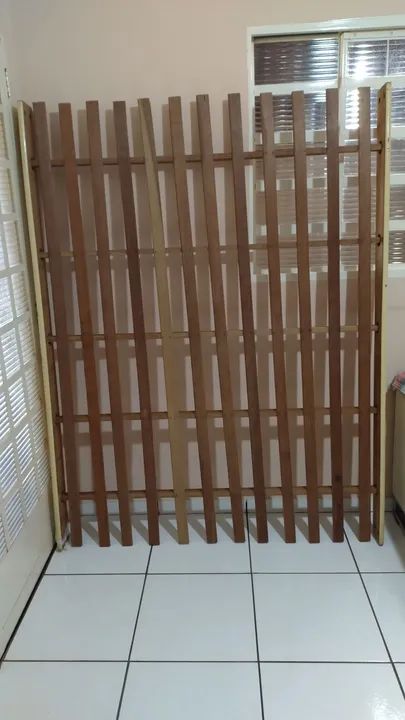 Cama de casal em madeira e com colchão  - Foto 4