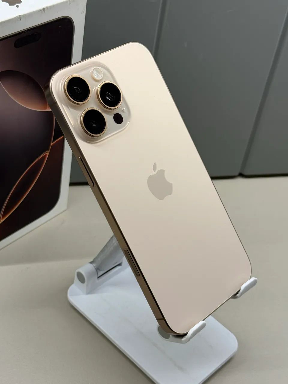 iPhone 16 pro Max 256gb Desert Bateria 100% Semi Novo | Loja