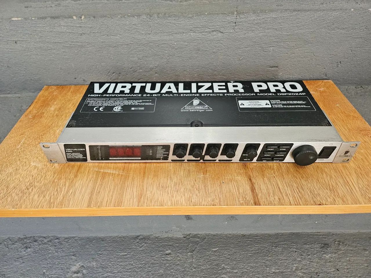 マルチエフェクトプロセッサーBEHRINGER エフェクターDSP2024P Processador DSP-2024P - Behringer | Efeitos | Ninja Som Grupo