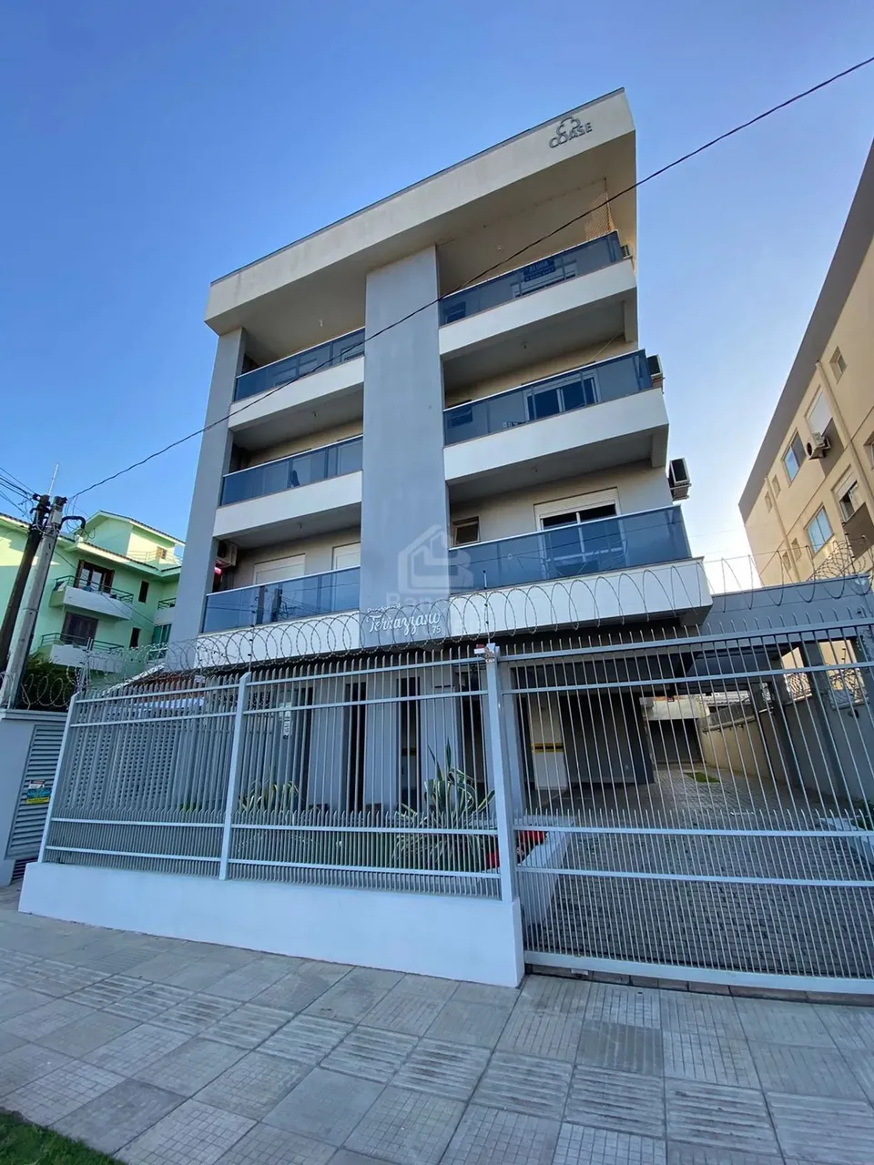 Apartamento de 1 dormitório semimobiliado em Camobi