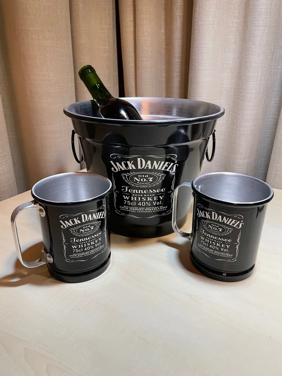 Kit Balde + 2 canecas Jack Daniel?s