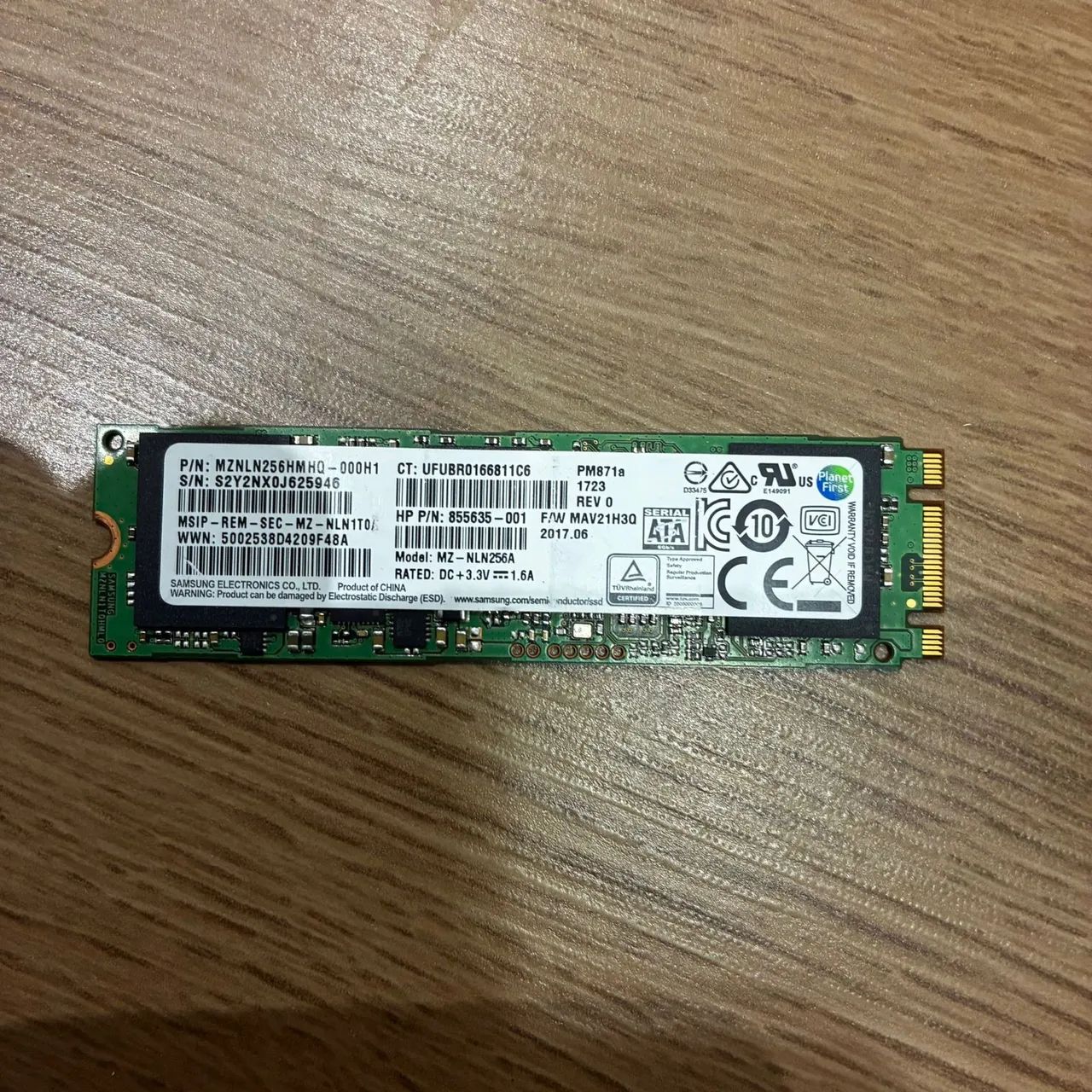 Samsung 256GB SSD M.2 2280 Form M.2 SATA III NGFF MZNLN256HMHQ-000H1- - Foto 2