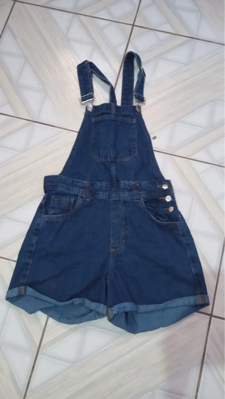 Macacão Jeans Curto