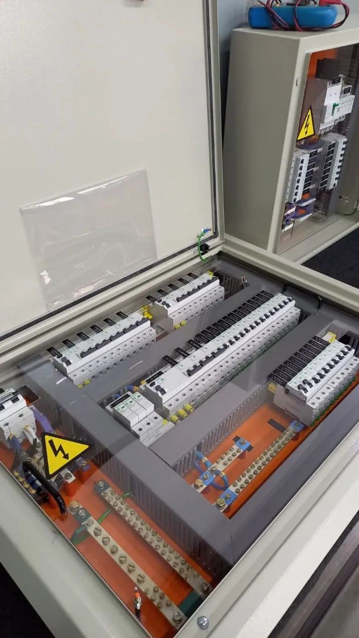 Montagem e manutenção de quadros eletricos  - Foto 5