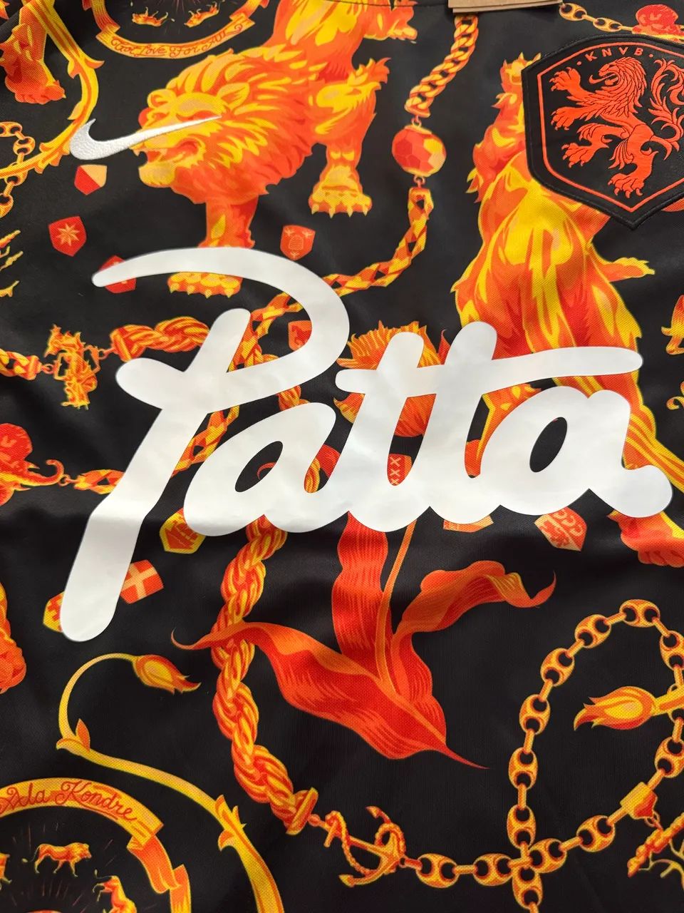 Camisa pré-jogo Holanda Nike x Patta 2026 - Roupas - Barra da