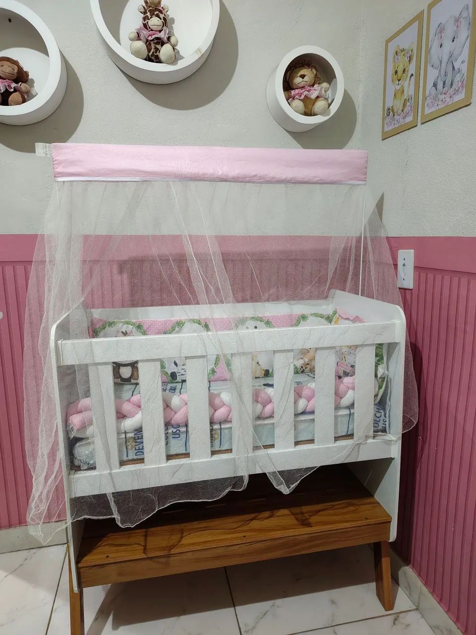 Mini berço junto com colchão  - Foto 5