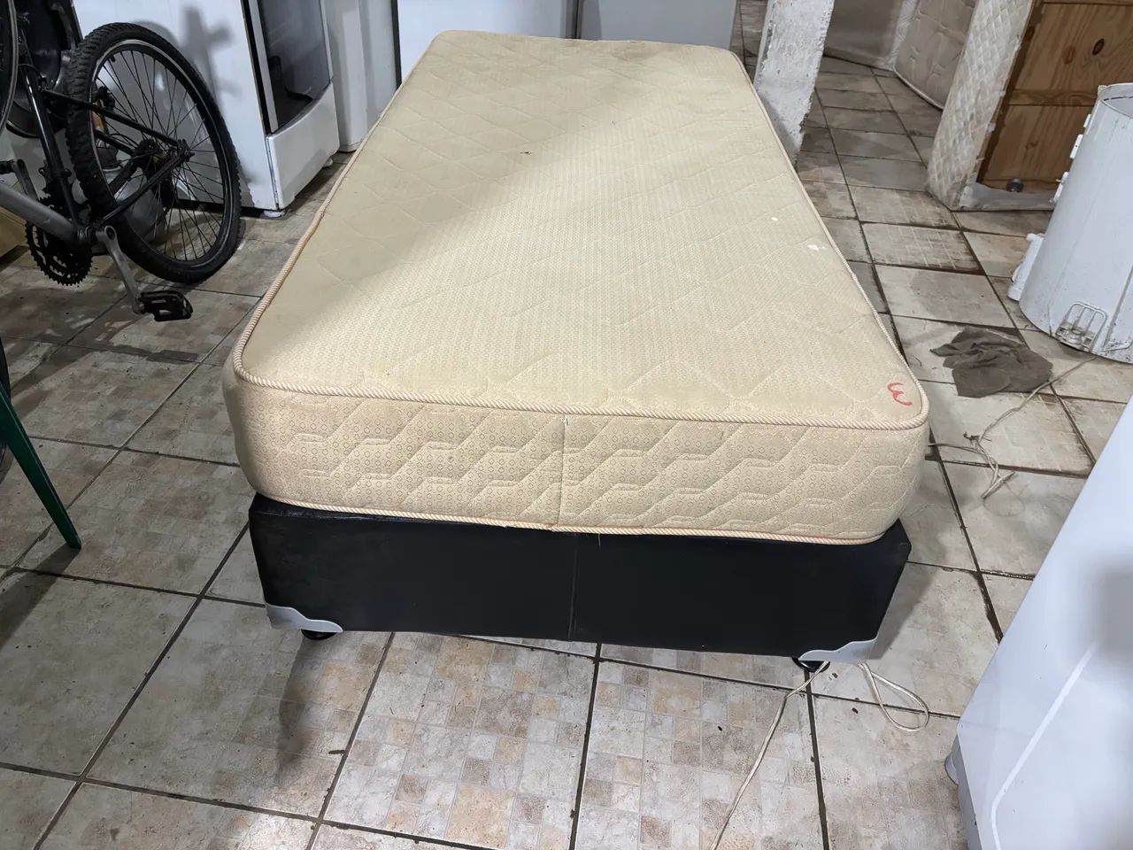 Cama box solteiro , colchão de molas  - Foto 2