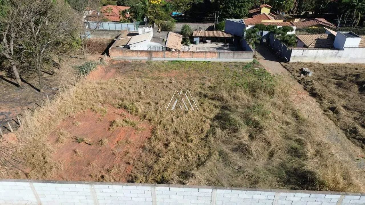 Vendo lote em Itaúna com ótima localização!