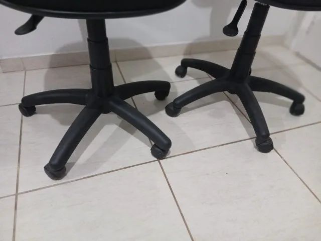 Cadeiras de Escritório Semi Novas - Foto 4