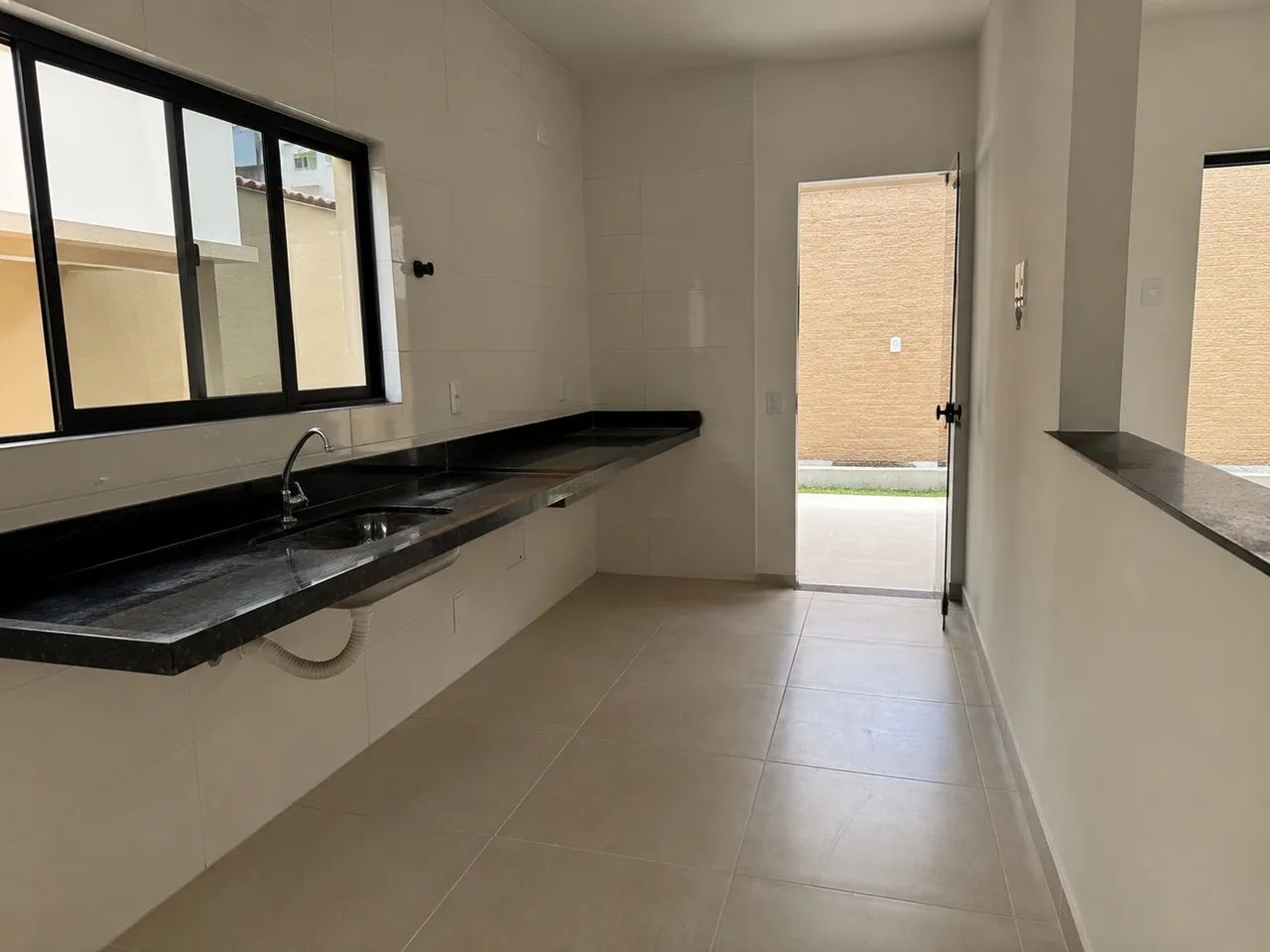 Casa pra venda no EUSÉBIO, com 3 quartos e 3 banheiros. - Foto 3