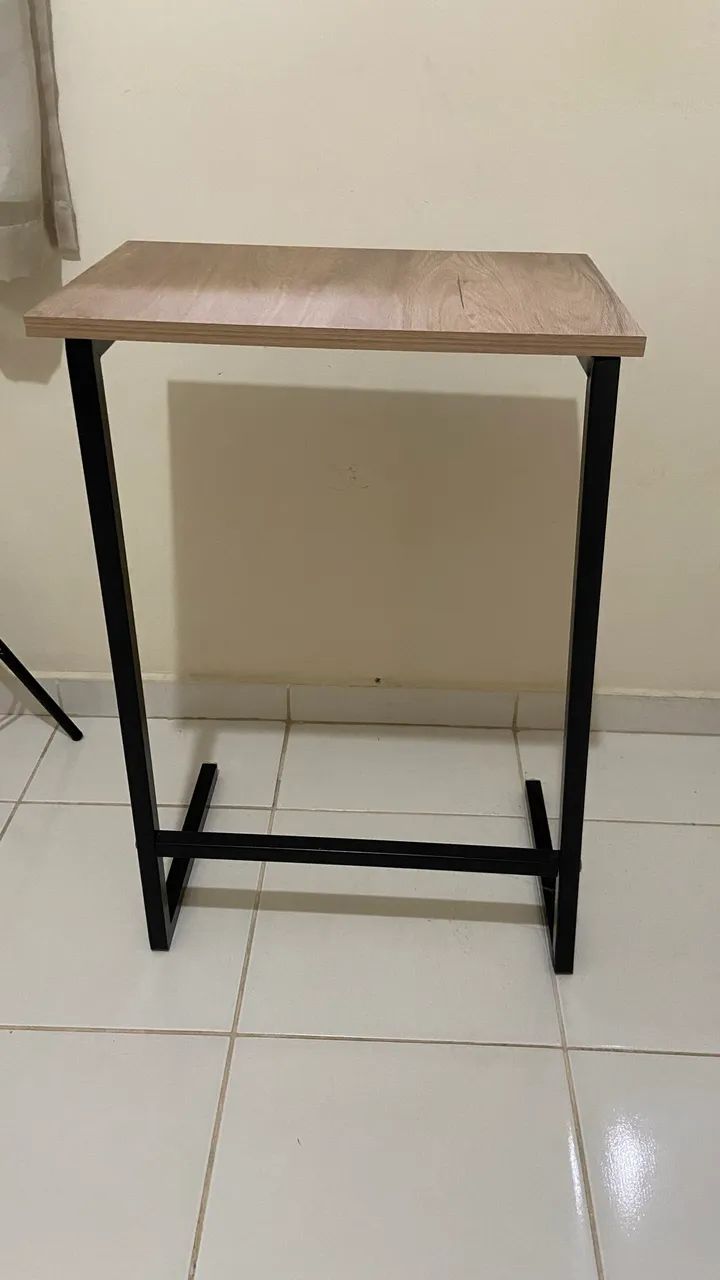 Mesa auxiliar de sofá 