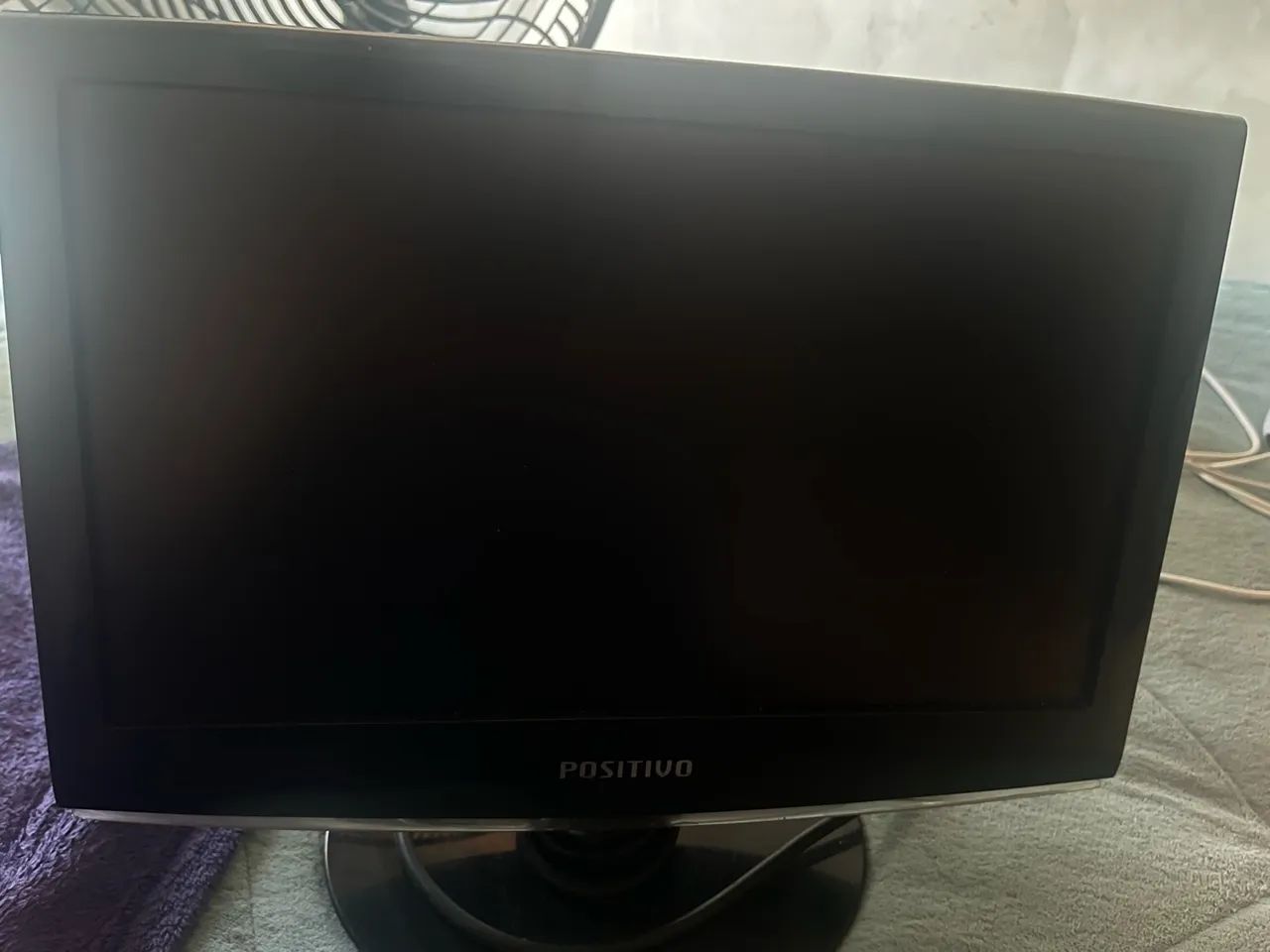 Monitor usado em bom estado 
