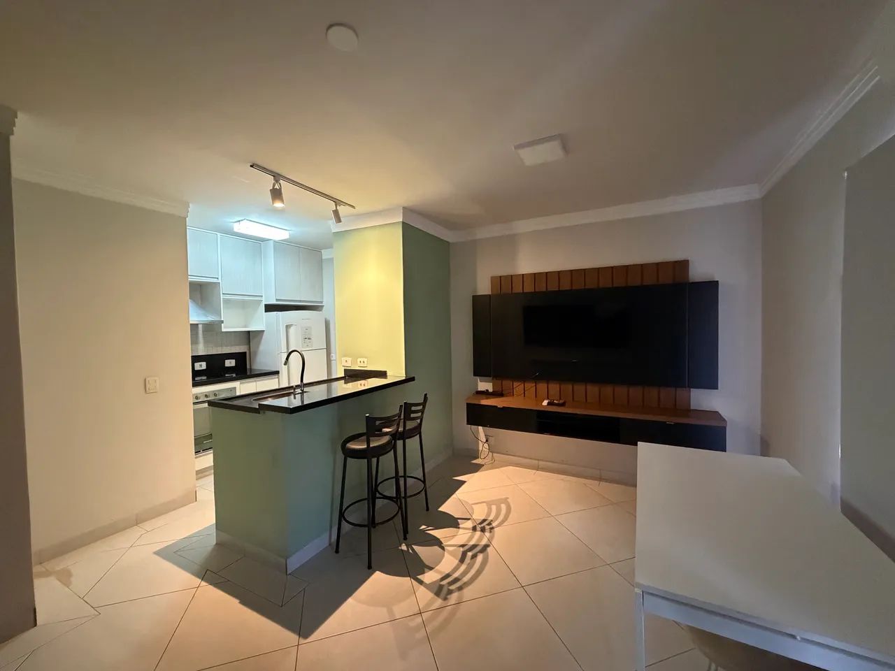 Alugo apt Mobiliado na Afonso Pena com proprietário  - Foto 3