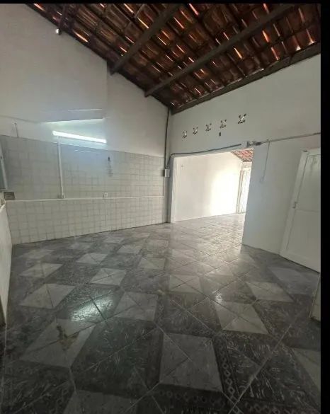 Casa com 4 quartos, com janelas e portas de alumínio. - Foto 2