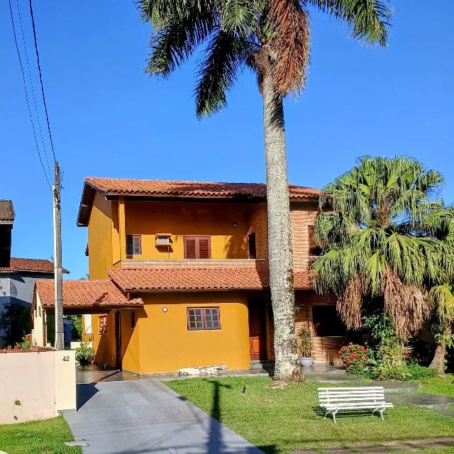 Casa 4 Suítes Piscina Condomínio Fechado 600 m da Praia - Foto 2