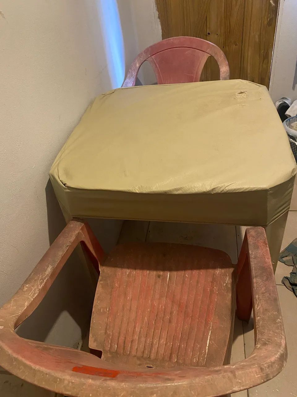 Conjunto mesa e cadeiras - Foto 3