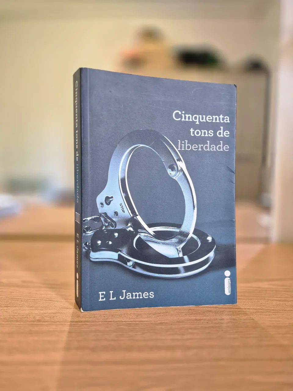 Livro 50 tons de liberdade - Foto 2