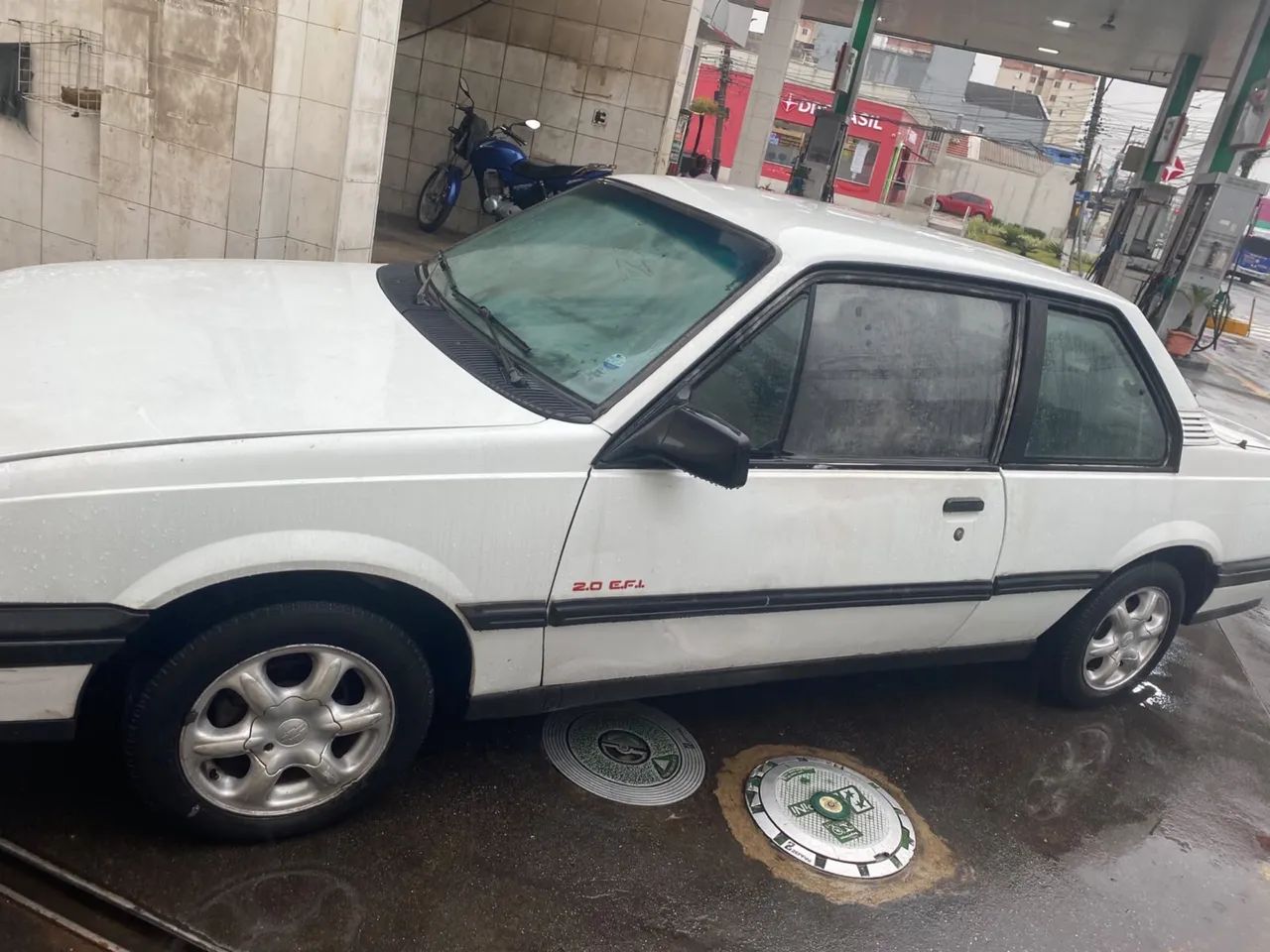 Chevrolet Monza GLS/ Hi-tech 2.0 EFI 2P E 4P (álcool) 1995