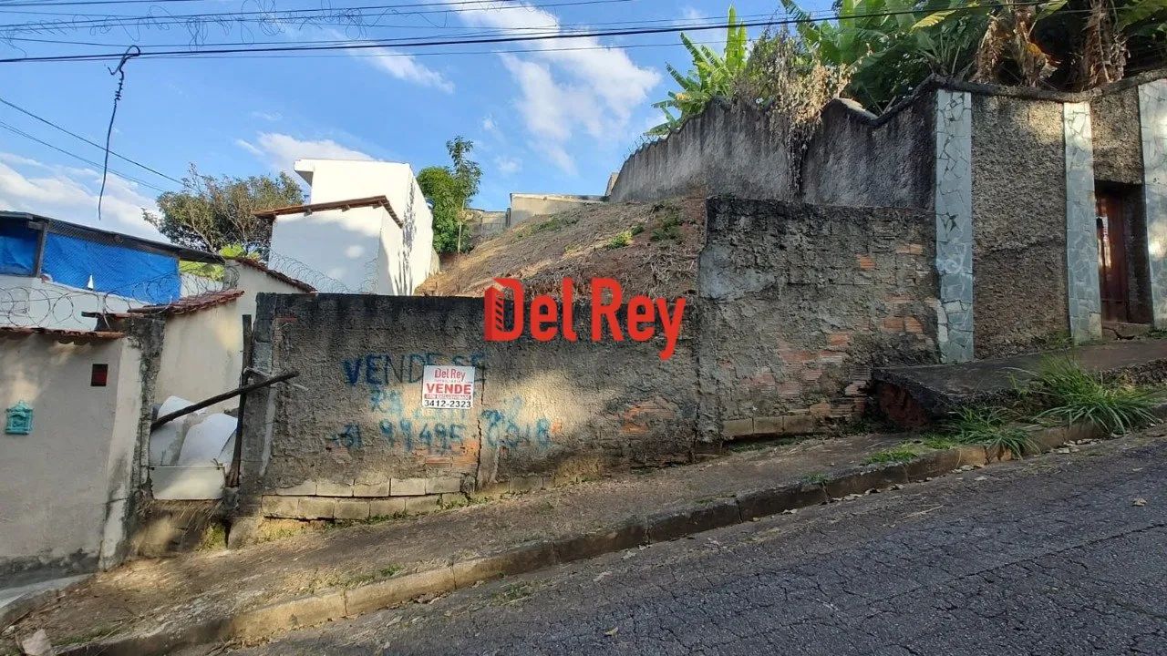 Vendo Lote no Bairro Caiçaras.