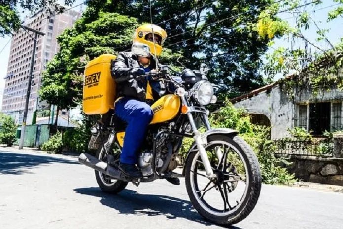 contrata-se motoqueiro 