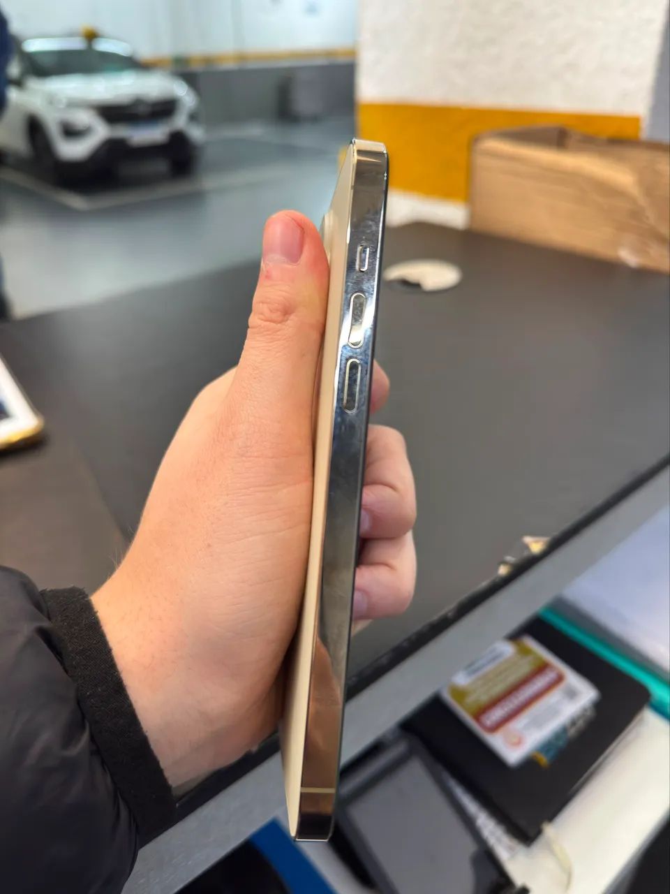 IPHONE PRO MAX 14 DOURADO 128 - Foto 2