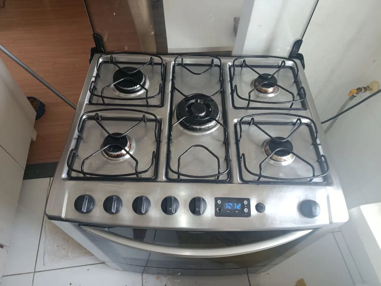 Fogão Eletrolux de 5 bocas